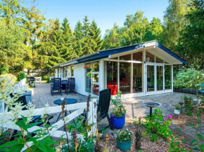 8 person holiday home in Glesborg